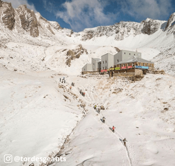 Tor des Géants disrupted by unexpected snowfall. 